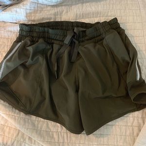 Lululemon Hotty Hot Short Reflective 2.5”